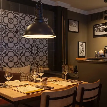 Provisorium13 Hotell Arosa