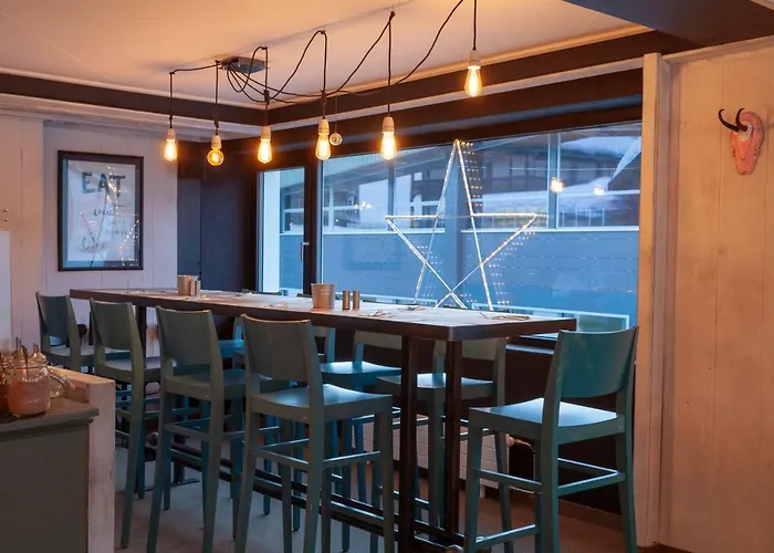 Provisorium13 3* أروسا