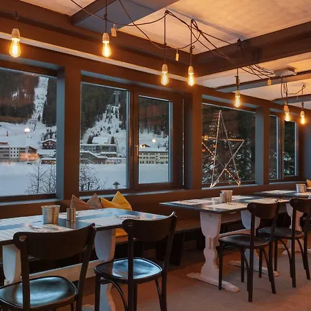 Provisorium13 酒店 阿罗萨