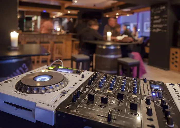 Provisorium13 Otel Arosa